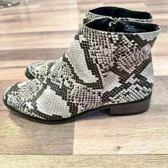 Sz. 7.5 Rouge Ankle Boots - Picture 1 of 7